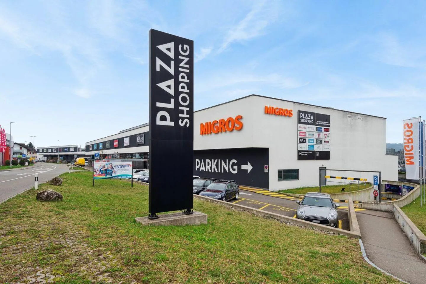 Free Retail Space in Plaza Shopping Bremgarten - Photo 1 of 10