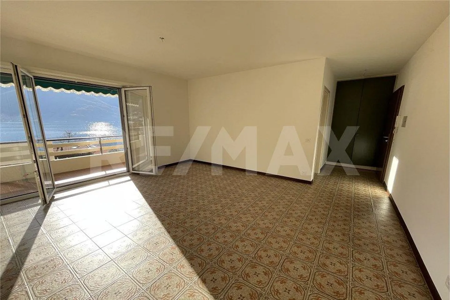 Charming 2.5-room apartment with wonderful lake view - Photo 6 of 12