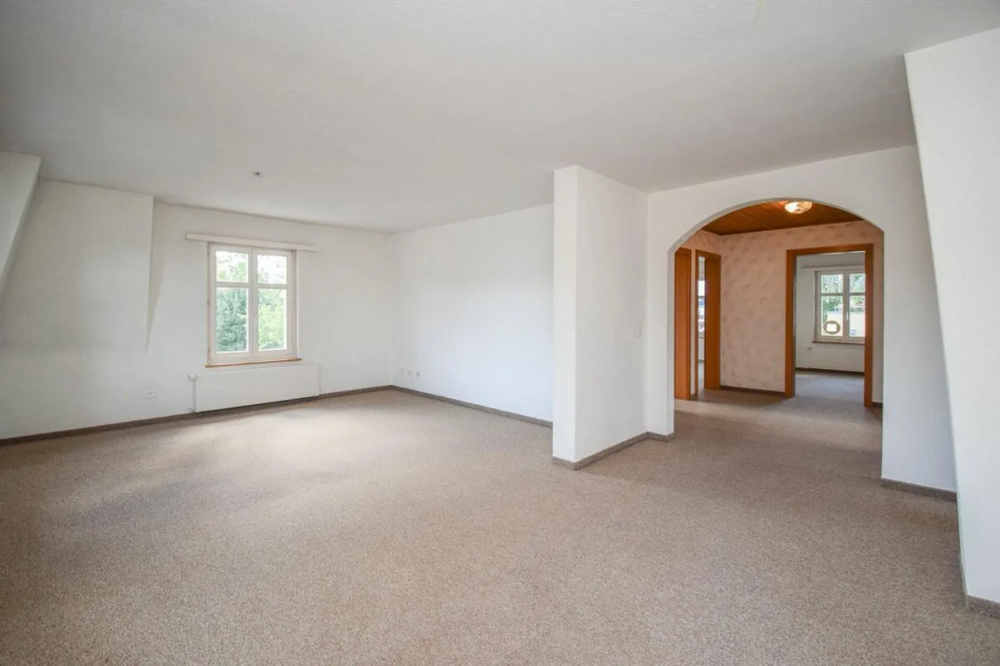 Casa plurifamiliare (ZFH) con ampio spazio commerciale e annessi... - Foto 9 di 14