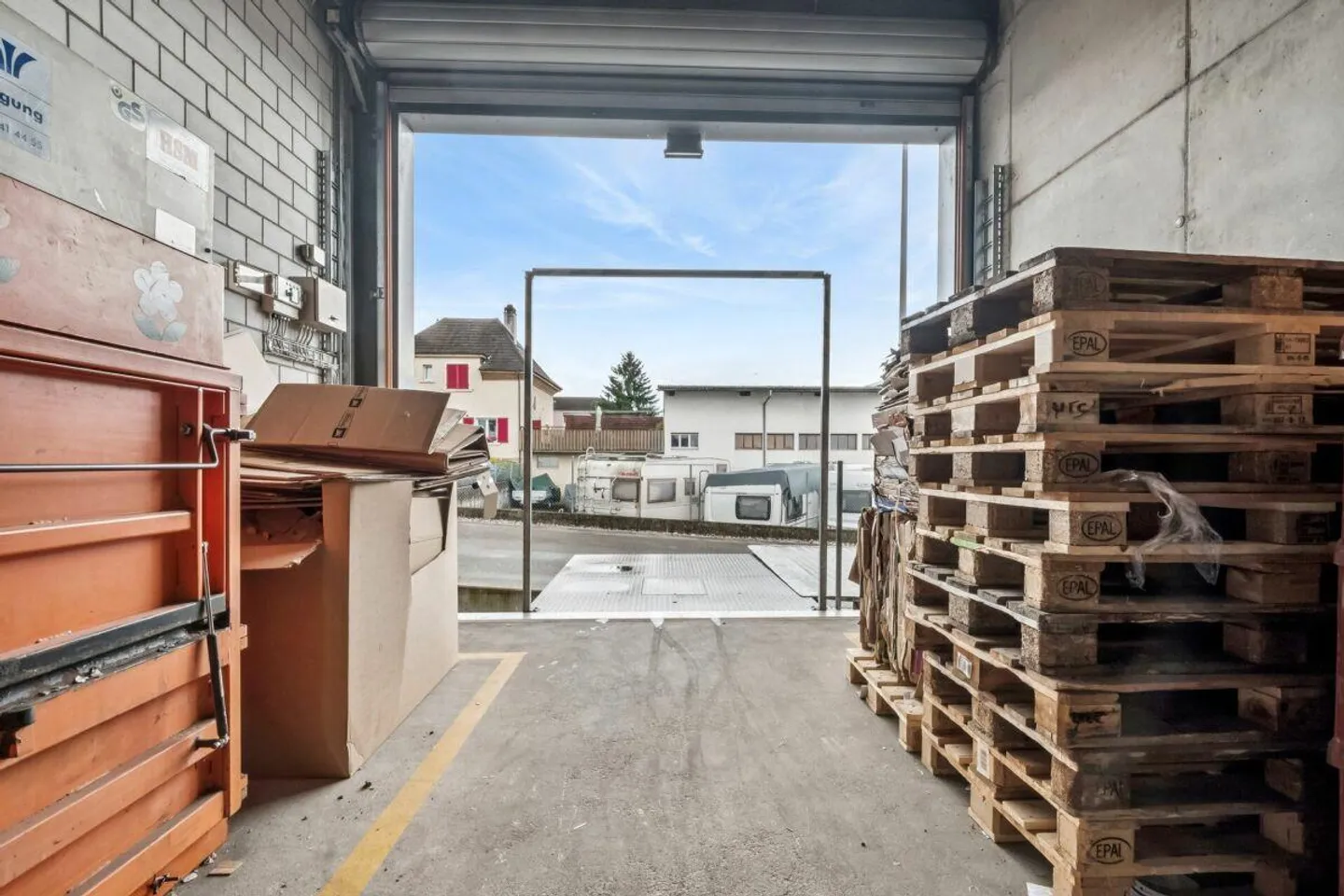 Free Retail Space in Plaza Shopping Bremgarten - Photo 7 of 10