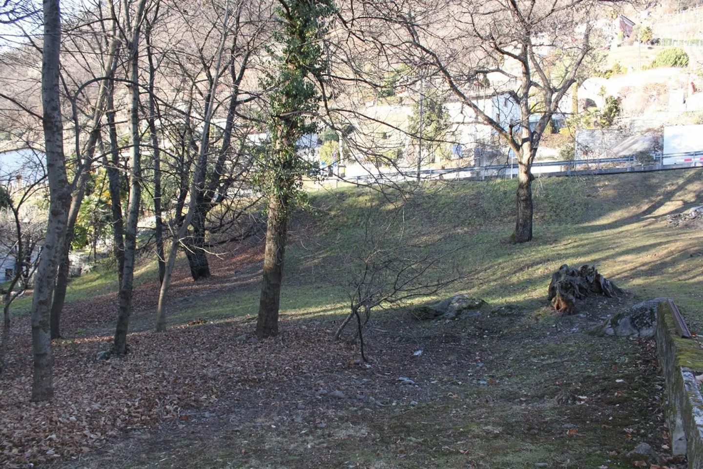 Terreno edificabile di 668m2 e 369m2 parte bosco / Baulandgrundstück von 668 m2 und 369 m2 Wald - Foto 14 di 16