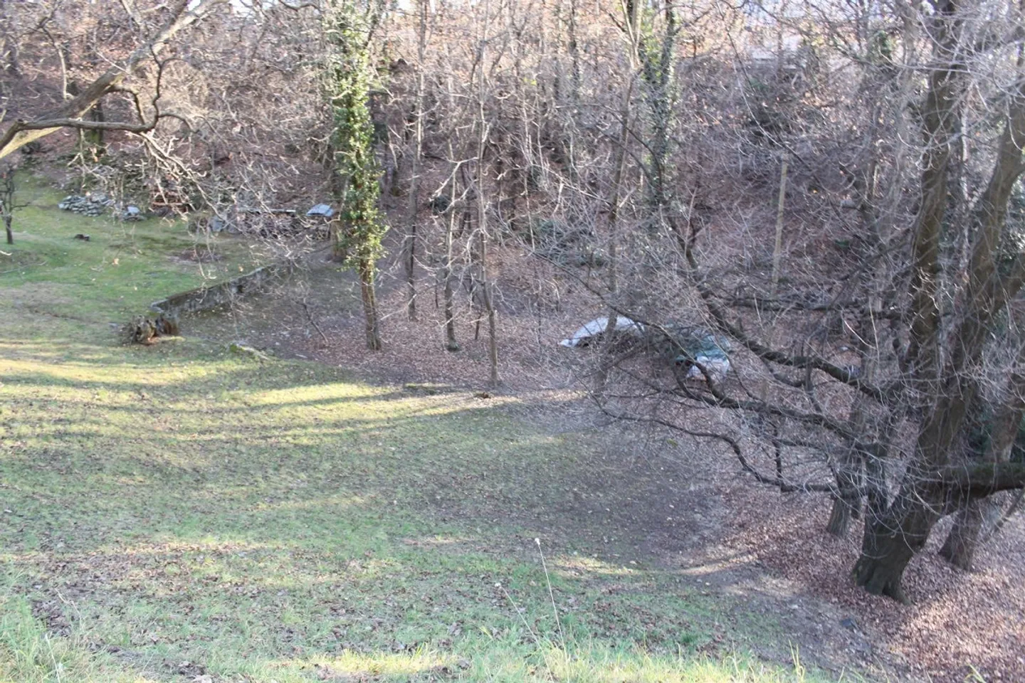 Terreno edificabile di 668m2 e 369m2 parte bosco / Baulandgrundstück von 668 m2 und 369 m2 Wald - Foto 6 di 16