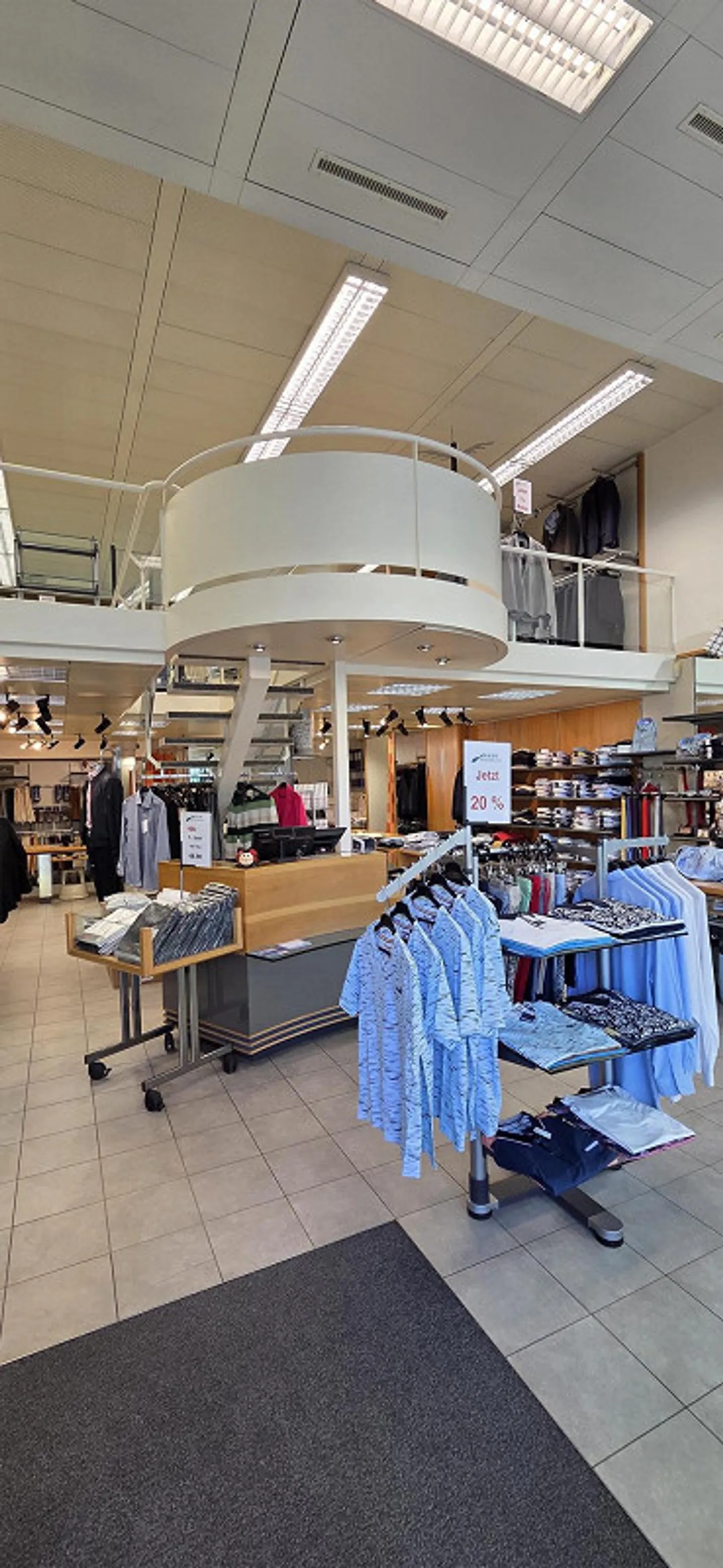 Hier werden Sie bedient!  Verkaufs-Ladenlokal in der Stadt Zug - Photo 3 of 7