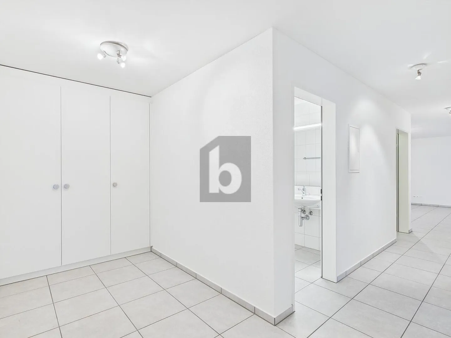 AN ZENTRALER UND RUHIGER LAGE - Foto 5 von 6