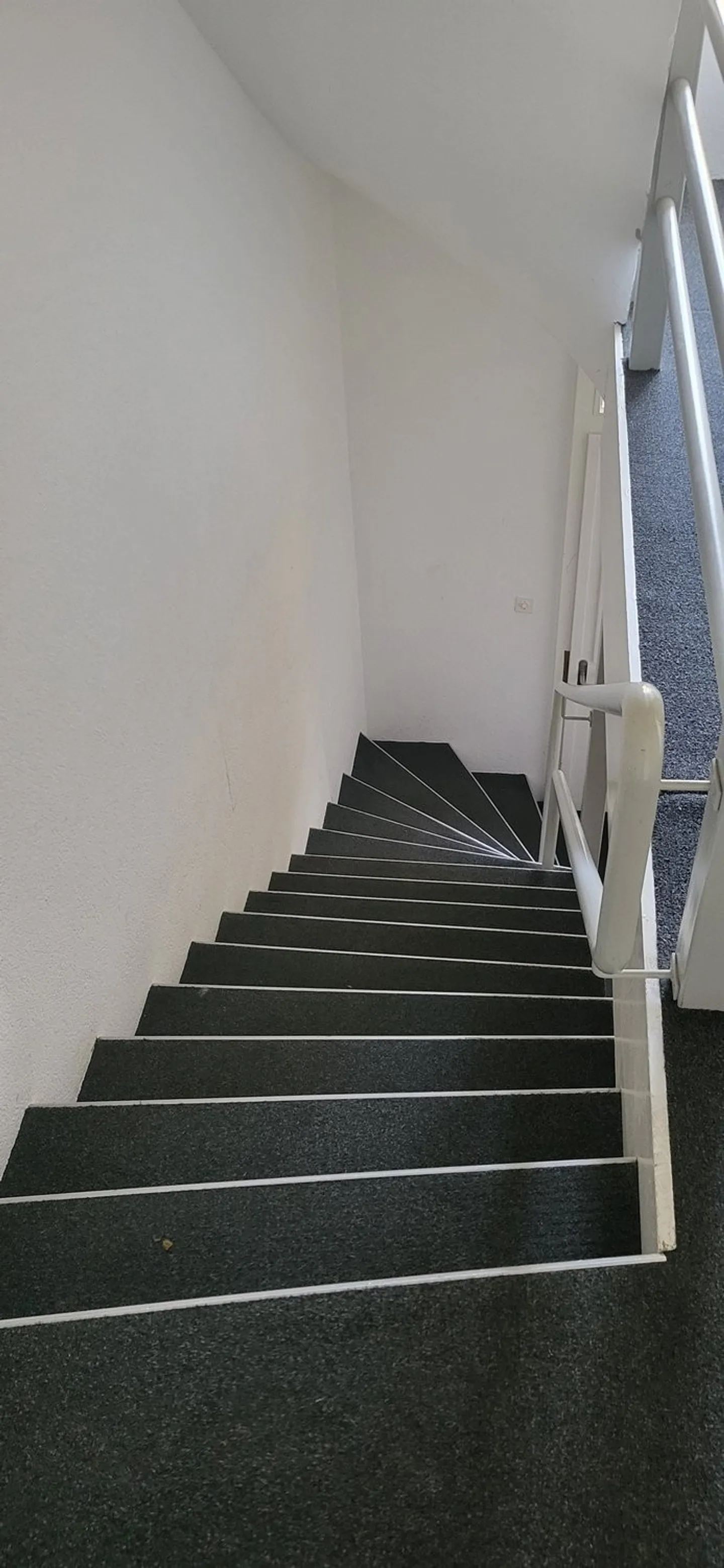 Charmante 2.5-Zimmer-Wohnung am Unteren Quai in Biel - Foto 15 di 15