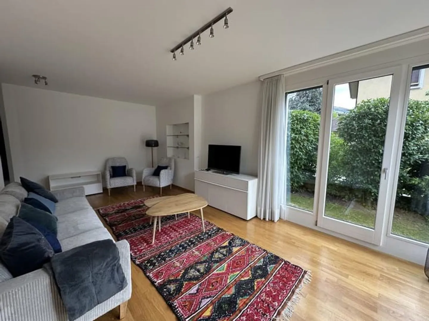 Apartment for rent - Photo 1 of 9