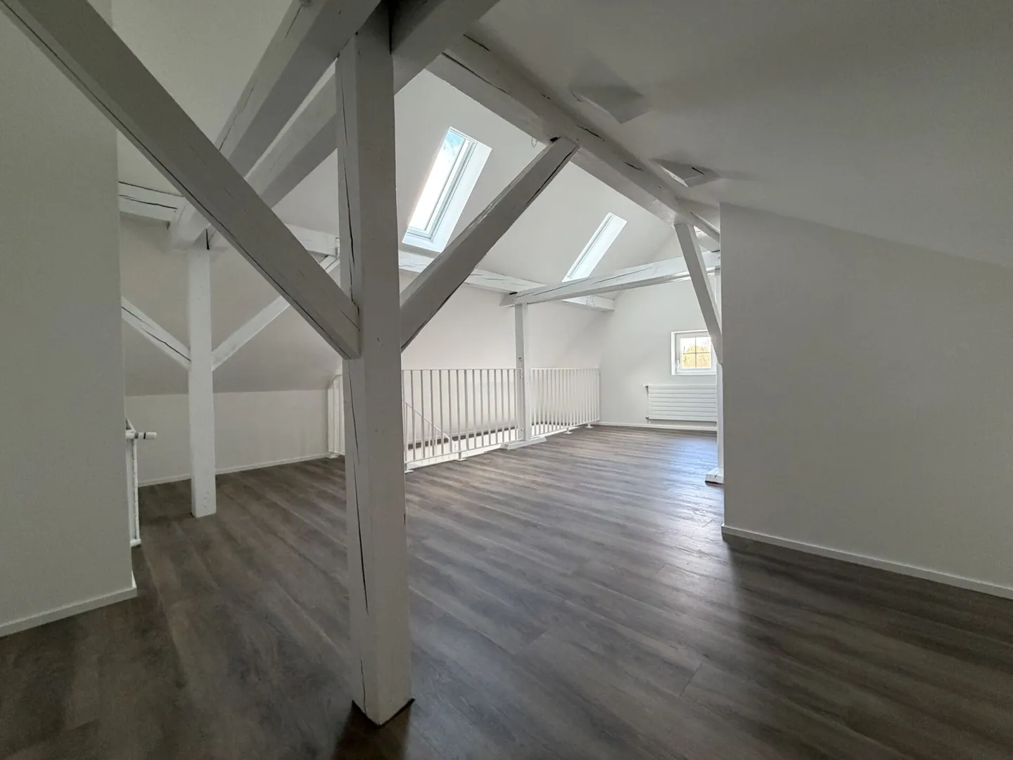 Luminoso completamente ristrutturato appartamento duplex 3.5 camere al 2° piano - Foto 2 di 10