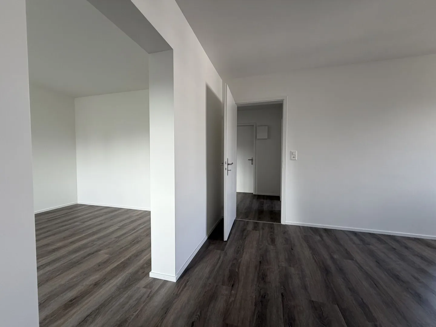 Luminoso completamente ristrutturato appartamento duplex 3.5 camere al 2° piano - Foto 6 di 10