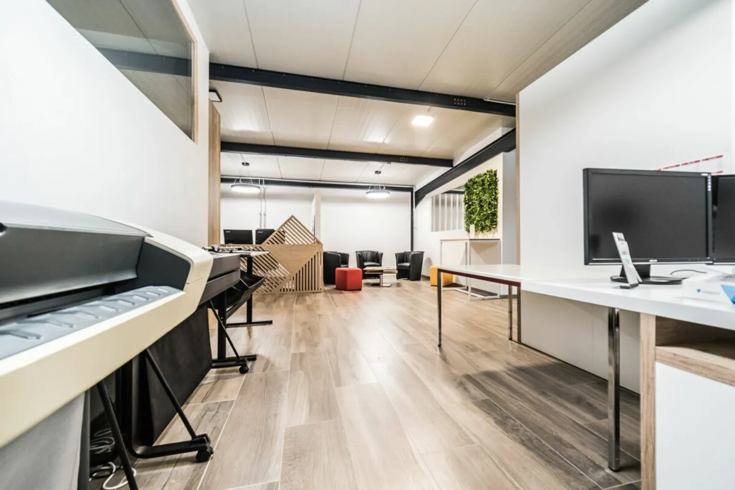 250 m2 Offices Already Furnished and Arranged - Photo 5 of 10