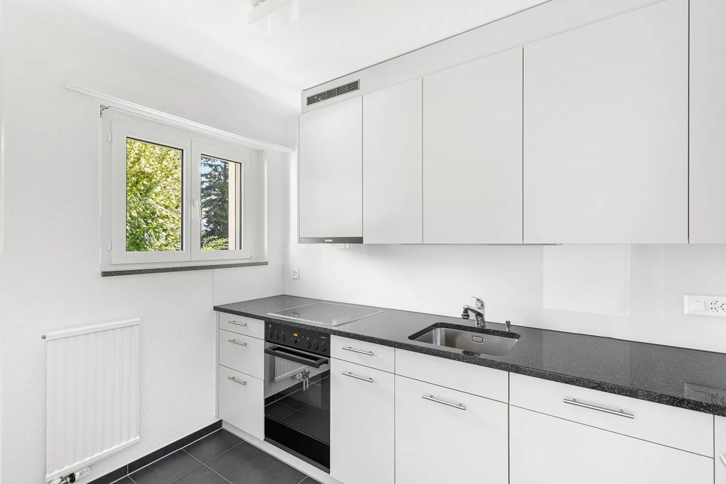 Moderne 2.5-Zimmerwohnung - Foto 2 von 7