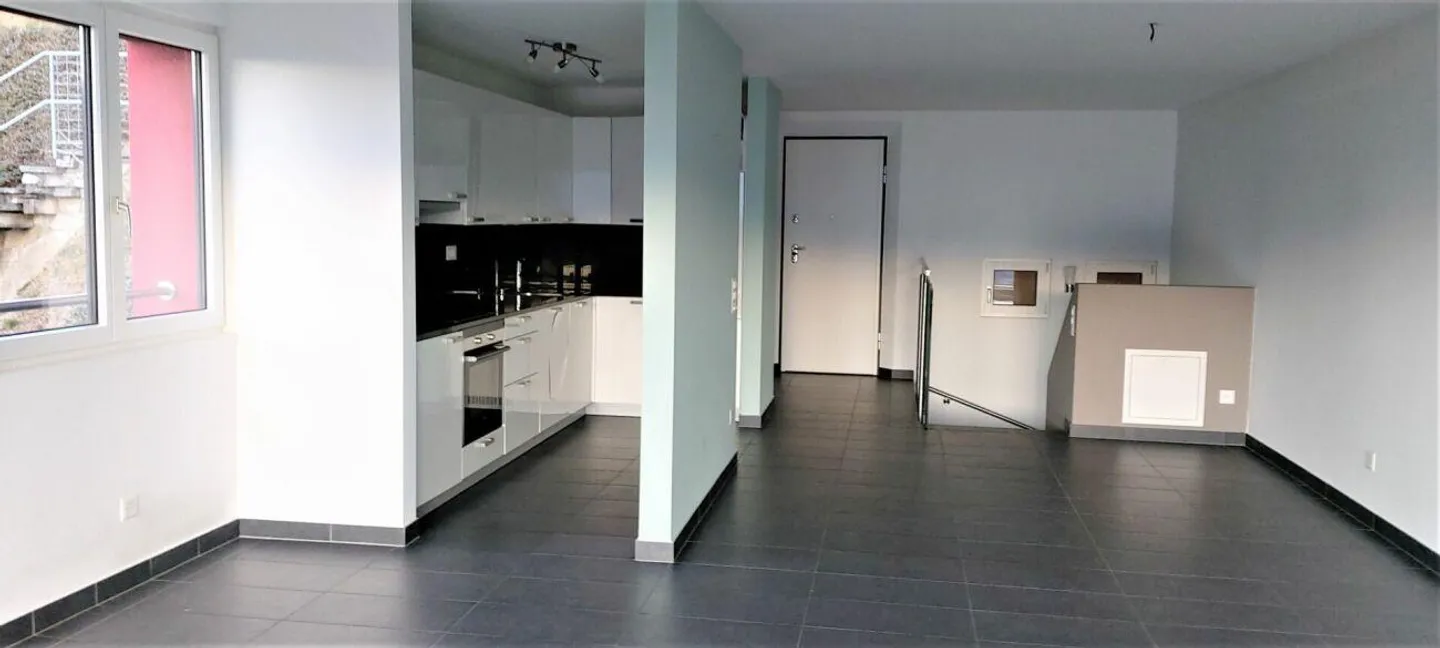 Duplex con Vista Aperta e Giardino - Foto 2 di 16