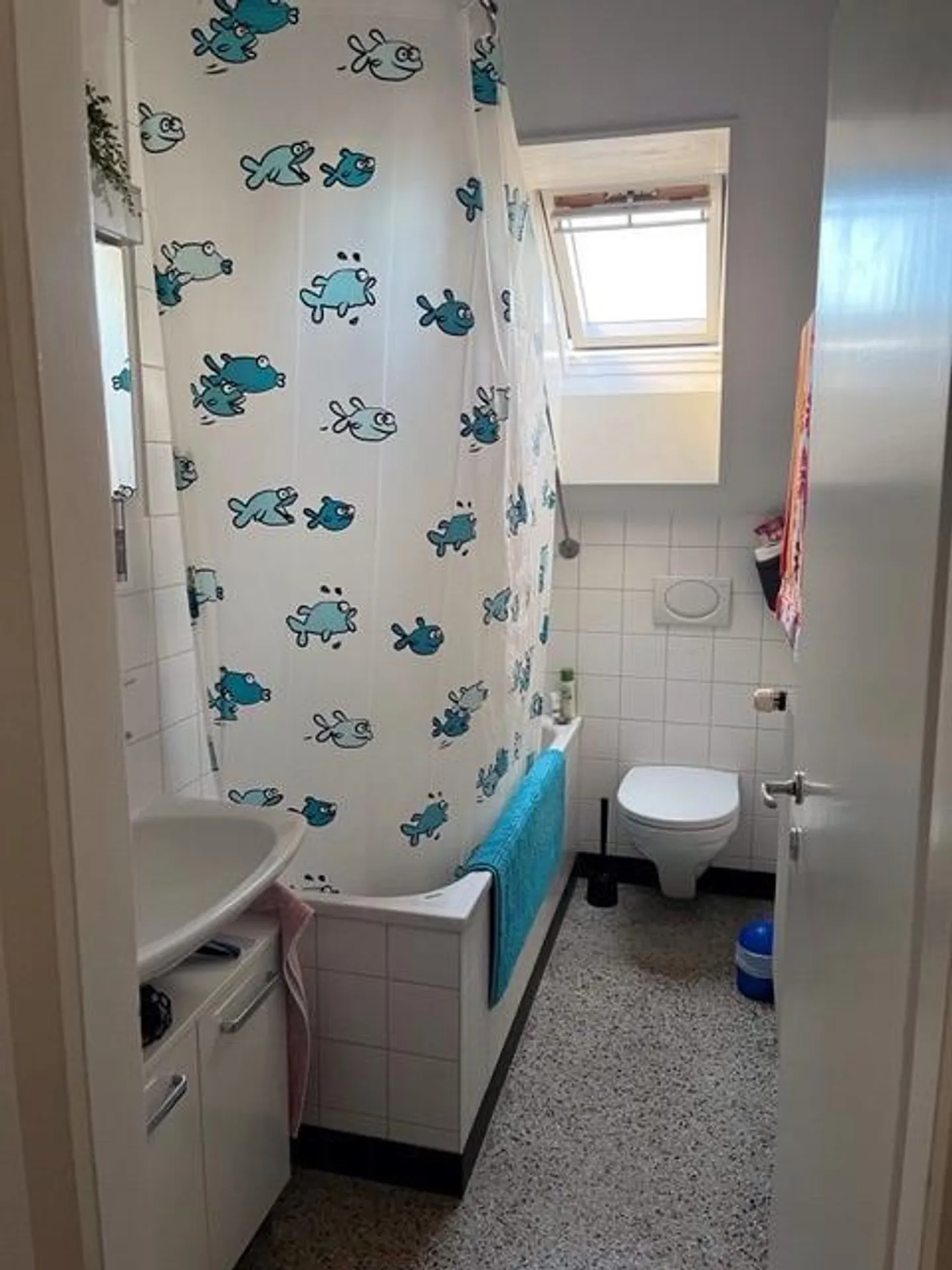 Charmante 2-Zimmer-Dachwohnung in Bümpliz zu vermieten - Photo 3 sur 7