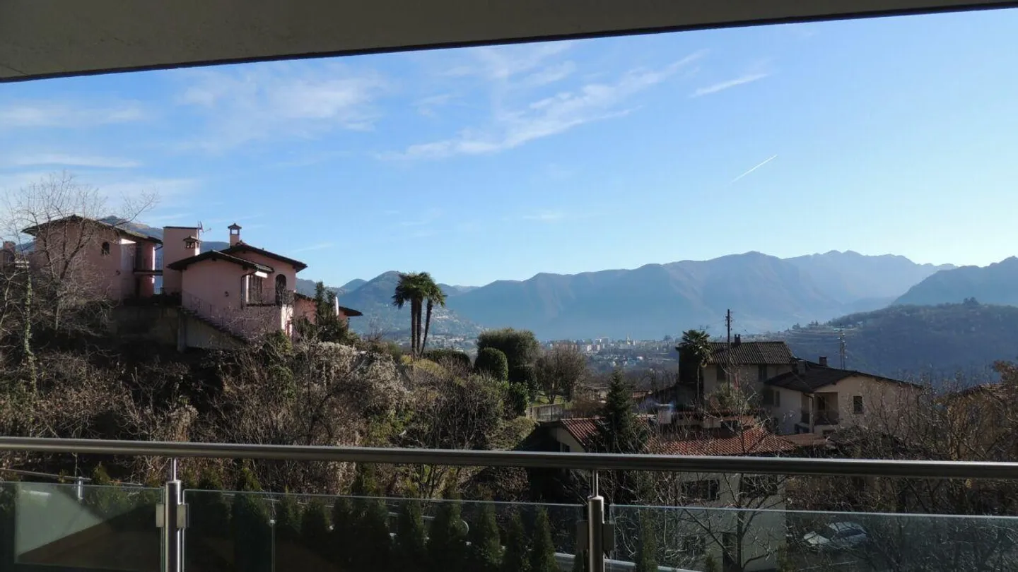 Duplex con Vista Aperta e Giardino - Foto 12 di 16