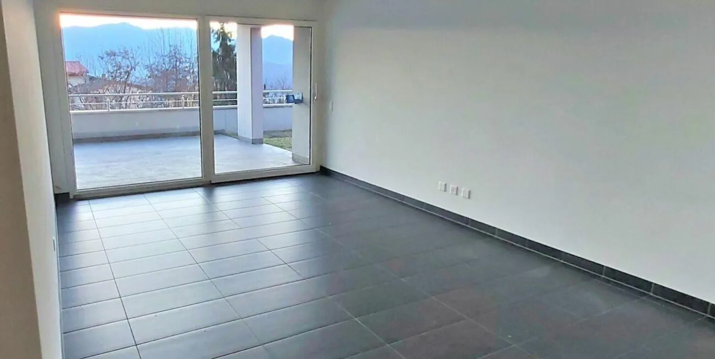 Duplex con Vista Aperta e Giardino - Foto 7 di 16