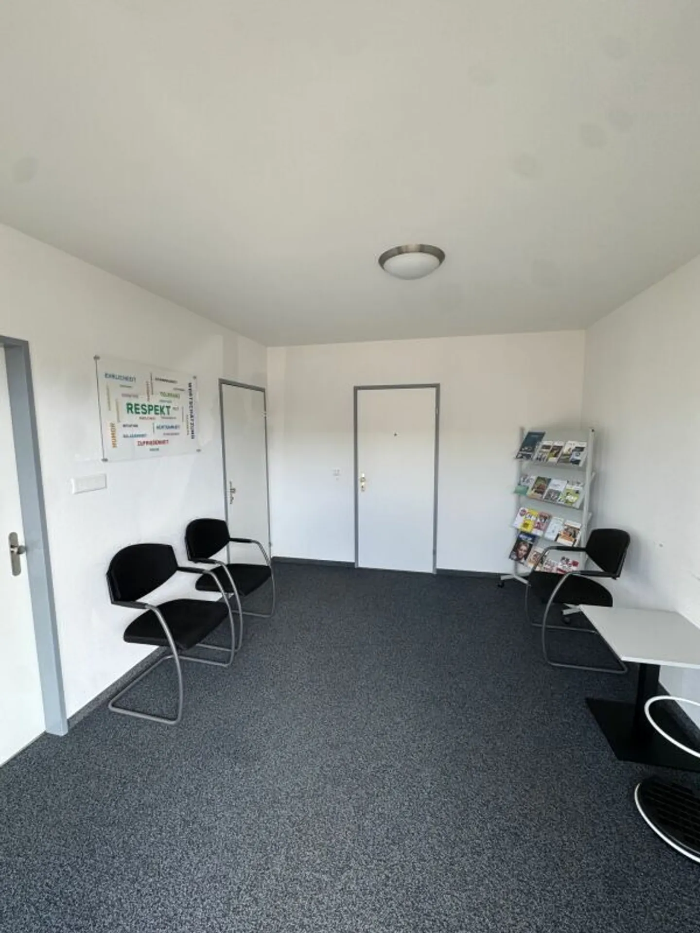 Geräumige Bürofläche zu Vermieten - Foto 2 von 13