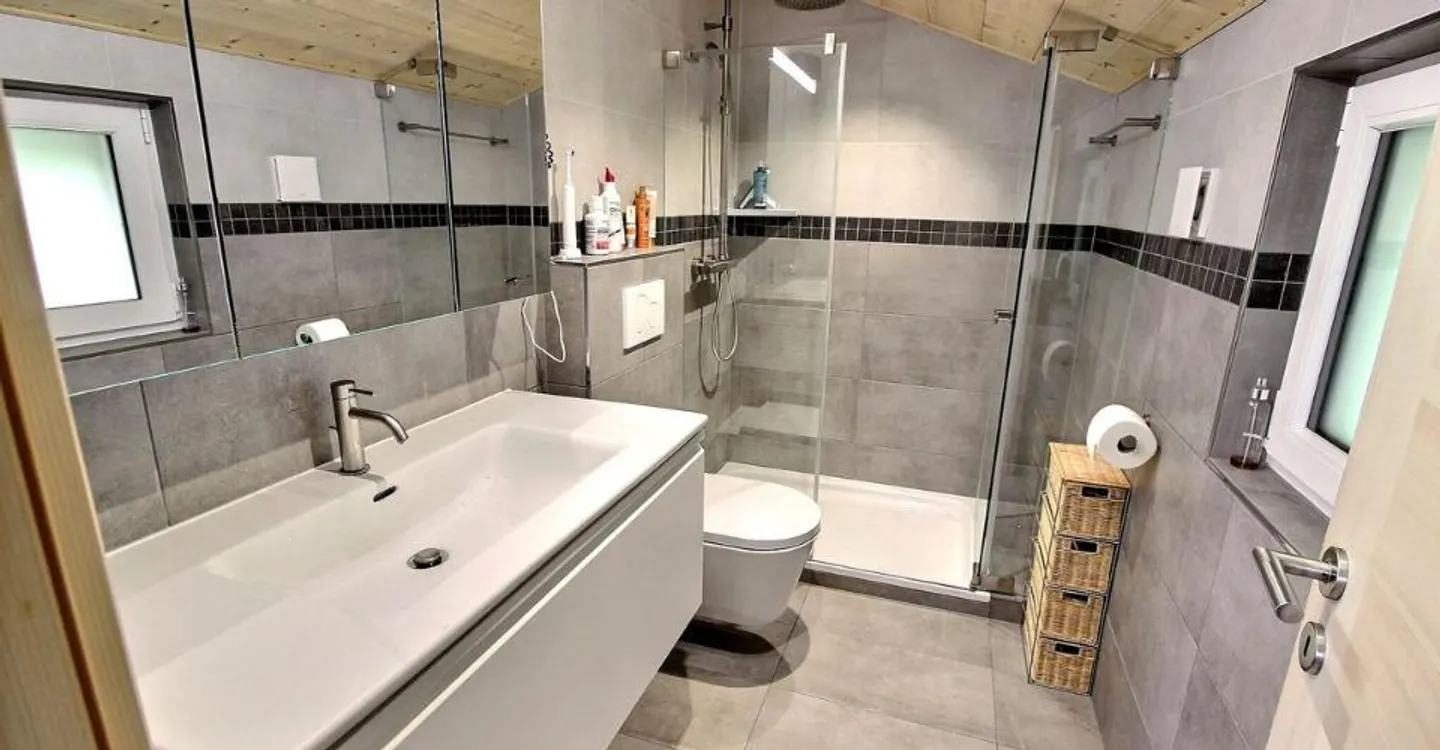 MAGNIFIKANTER CHALET MIT 2 WOHNUNGEN - Foto 8 von 10
