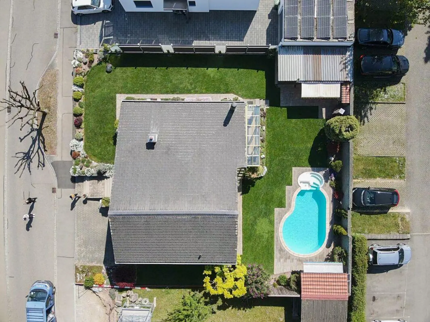 Charmantes Einfamilienhaus mit Pool - Foto 1 von 13