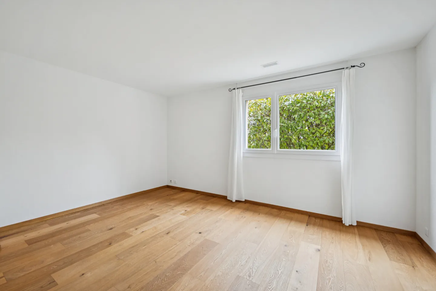 Wunderschöne Wohnung mit privatem Garten und großer Terrasse - Foto 7 von 13