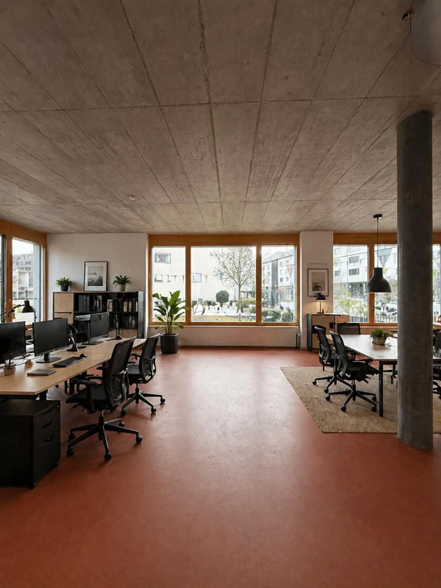 Bureau lumineux et espace commercial avec caractère de loft - Photo 1 sur 4