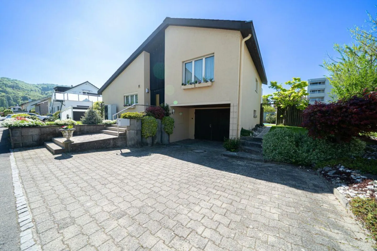 Charmantes Einfamilienhaus mit Pool - Foto 3 von 13