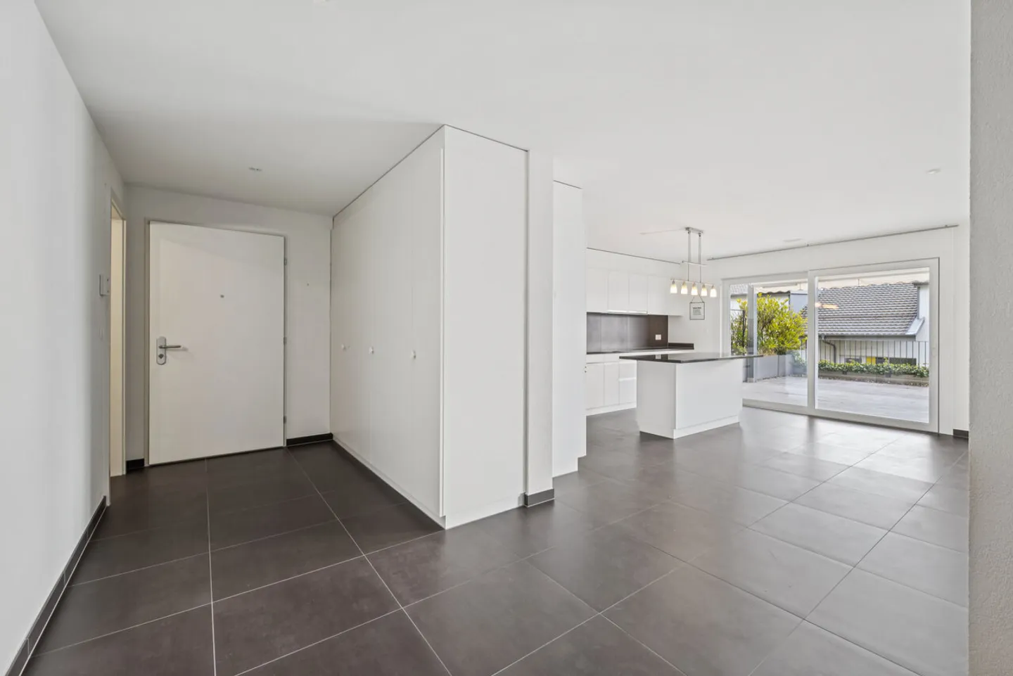 Wunderschöne Wohnung mit privatem Garten und großer Terrasse - Foto 4 von 13