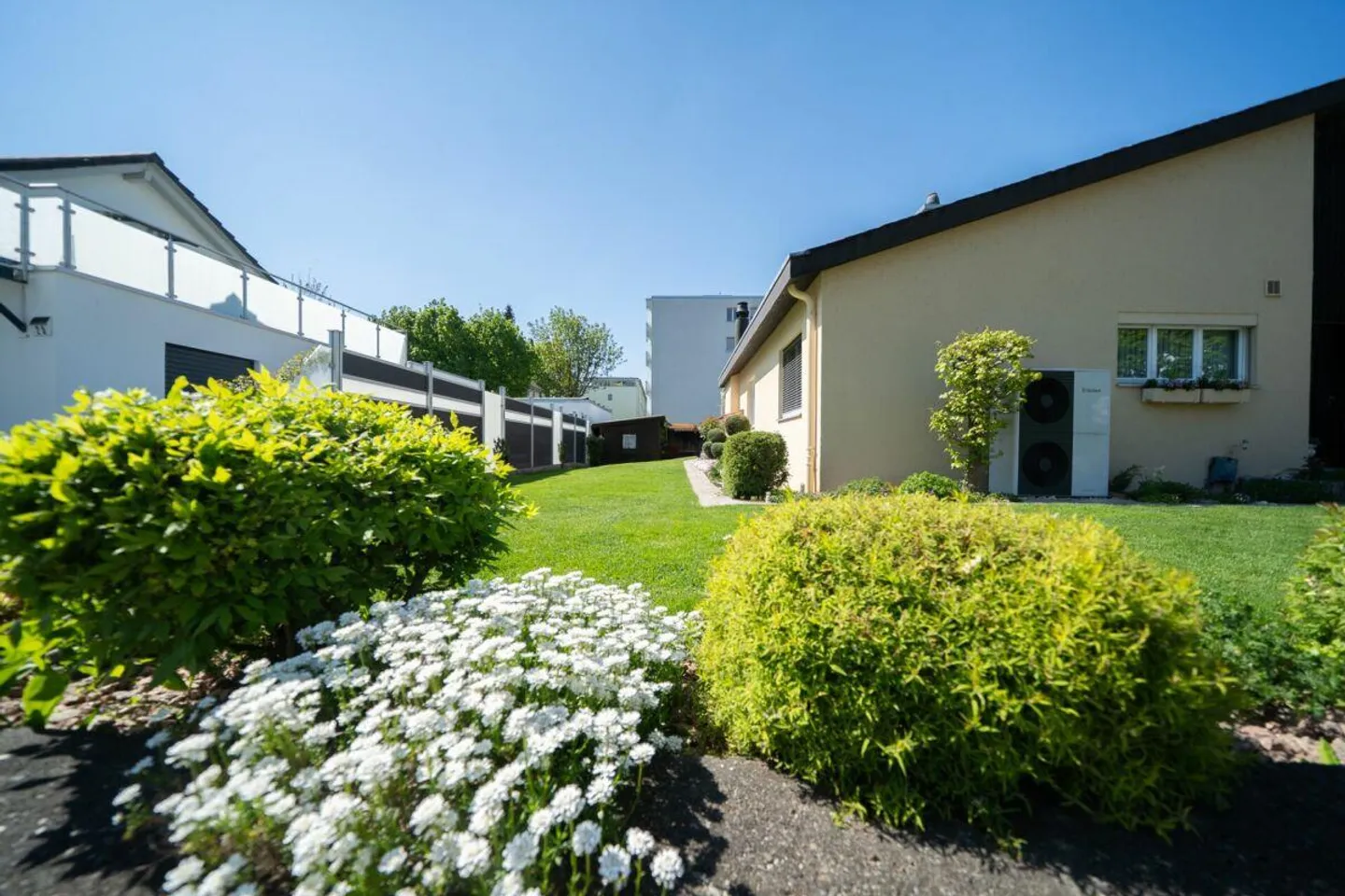 Charmantes Einfamilienhaus mit Pool - Foto 4 von 13