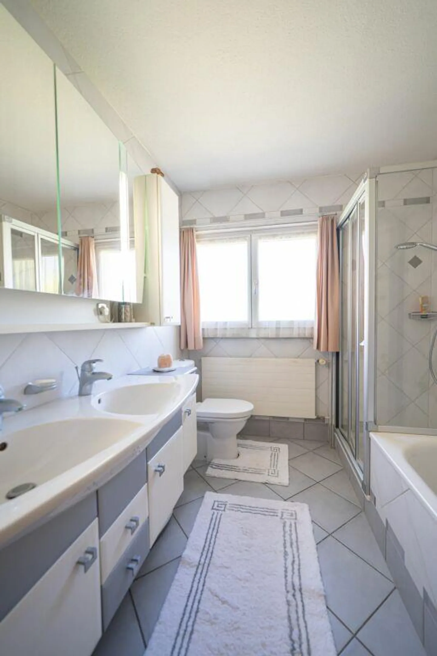 Charmantes Einfamilienhaus mit Pool - Foto 12 von 13