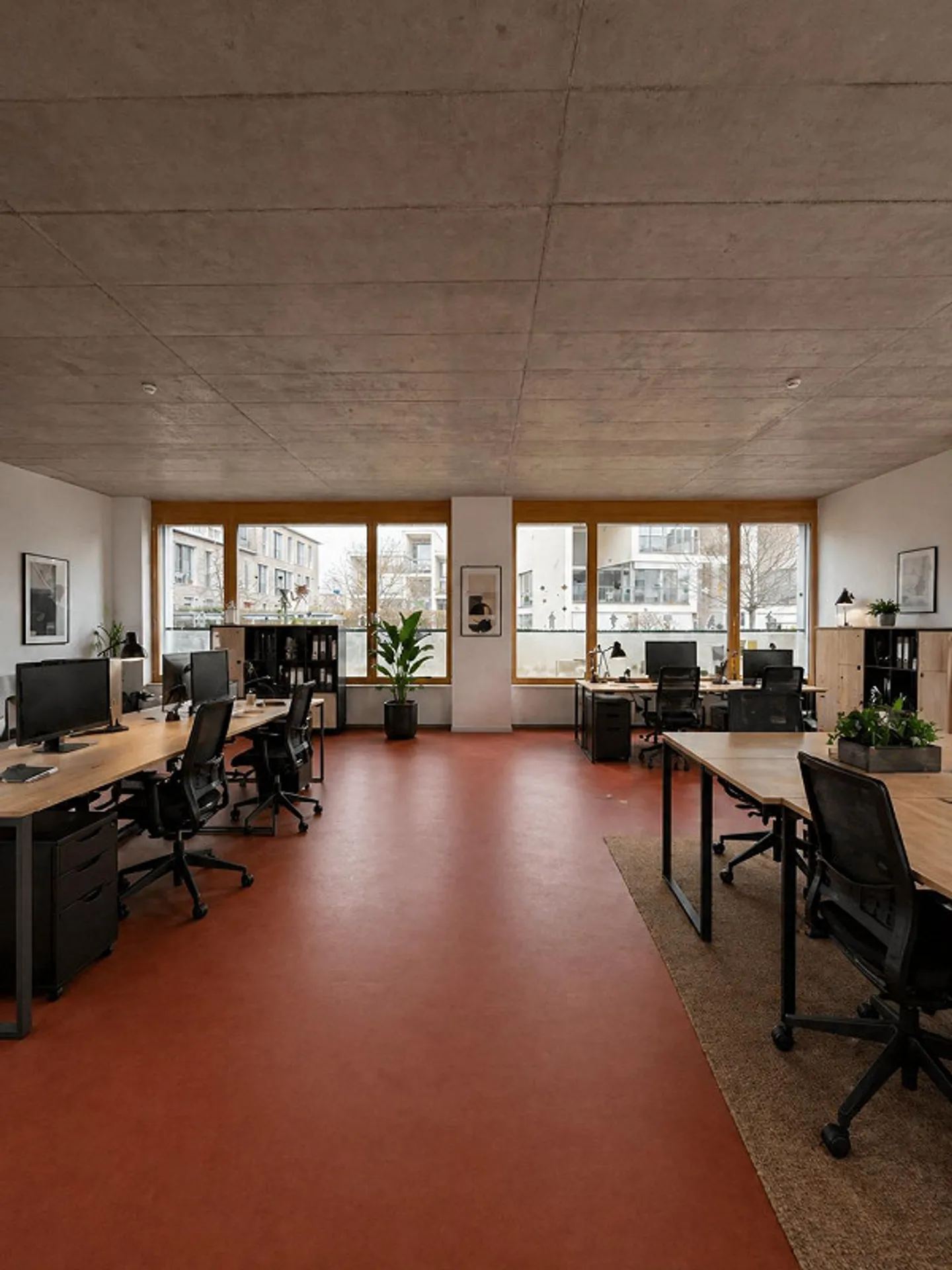 Bureau lumineux et espace commercial avec caractère de loft - Photo 4 sur 4