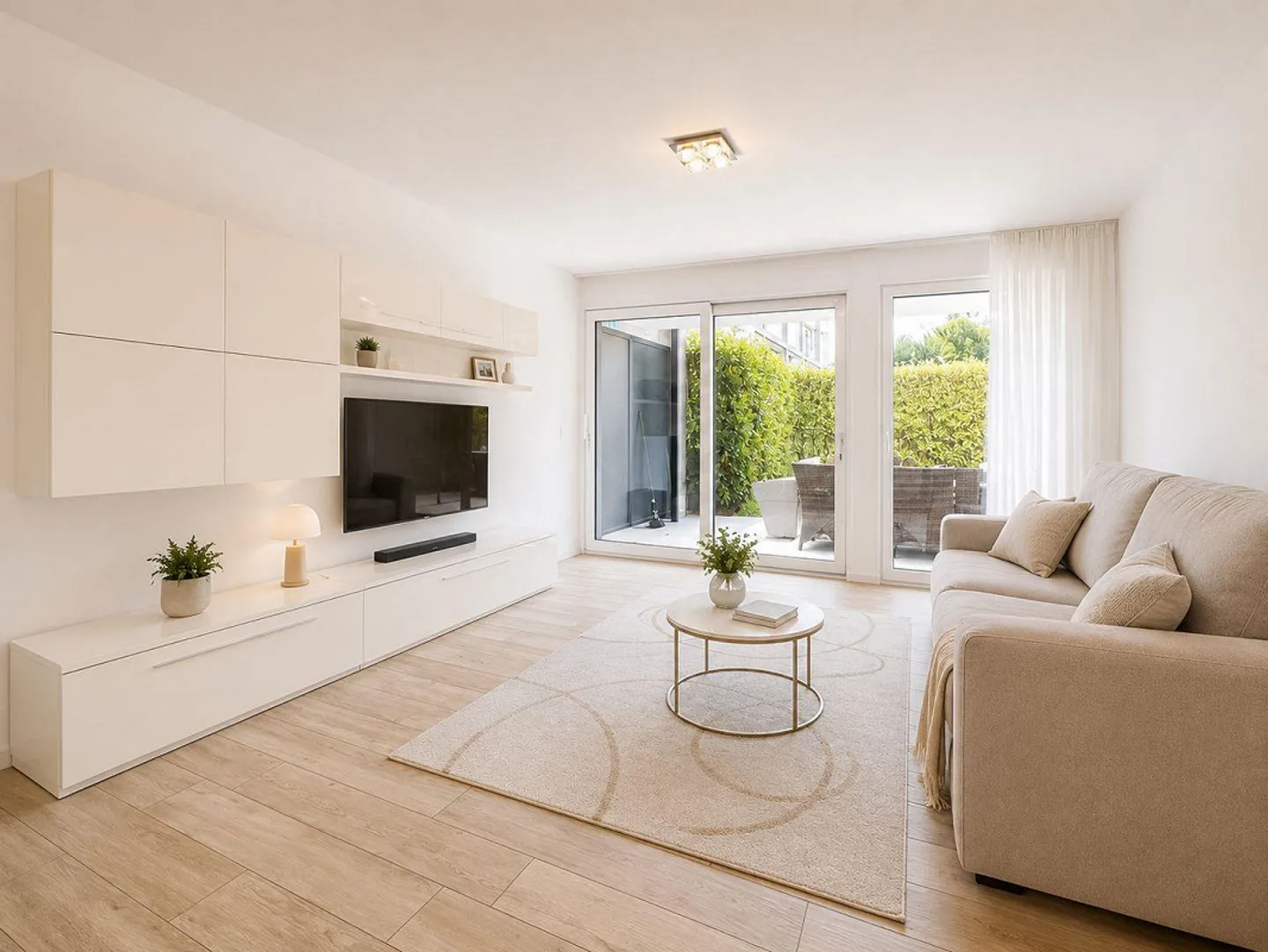 Elegante Wohnung mit Garten - Foto 3 von 10
