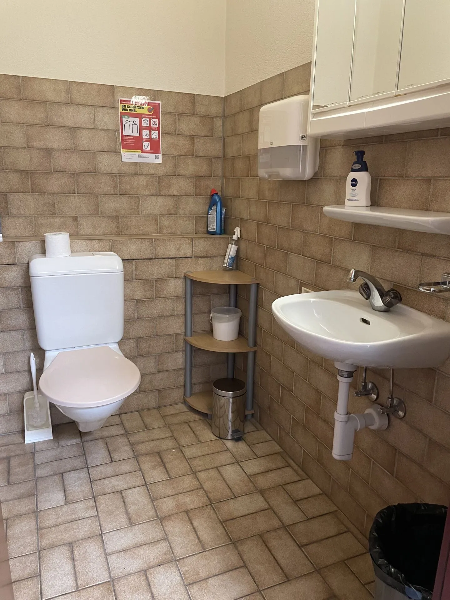 Commercial premises in a central and popular location - under building rights - Photo 8 of 9