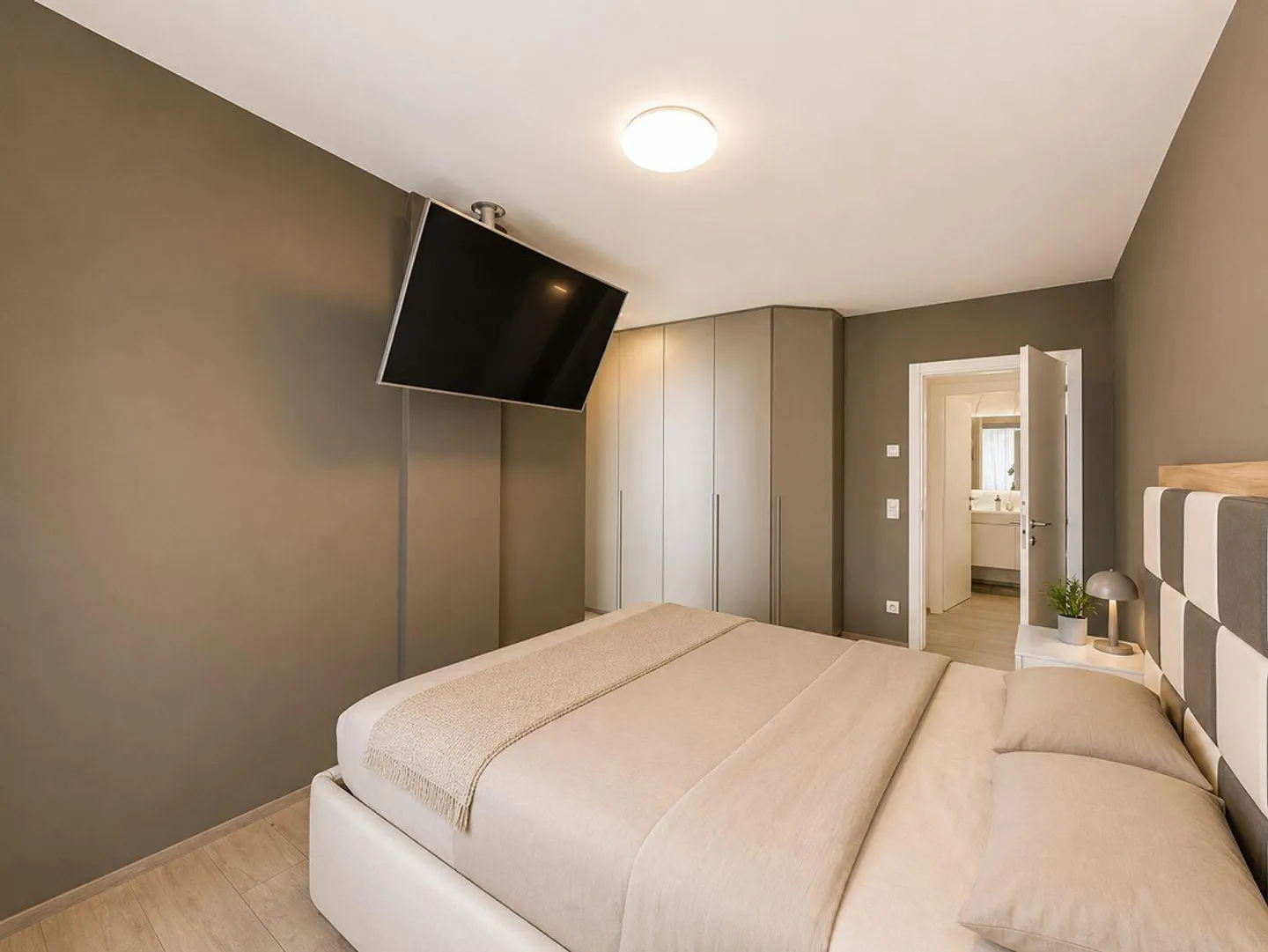 Elegante Wohnung mit Garten - Foto 6 von 10