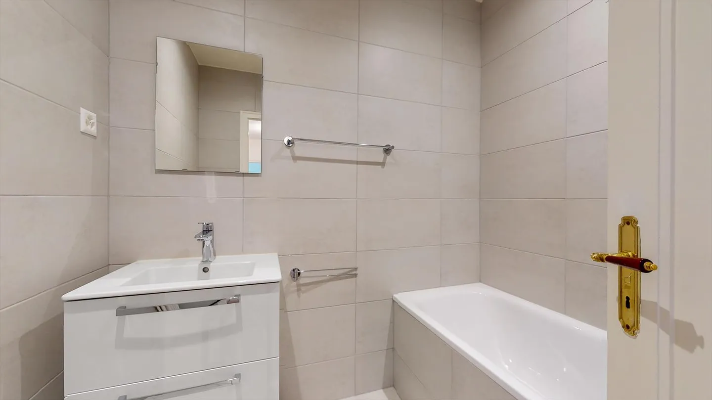 Appartamento 6 locali - Foto 6 di 7