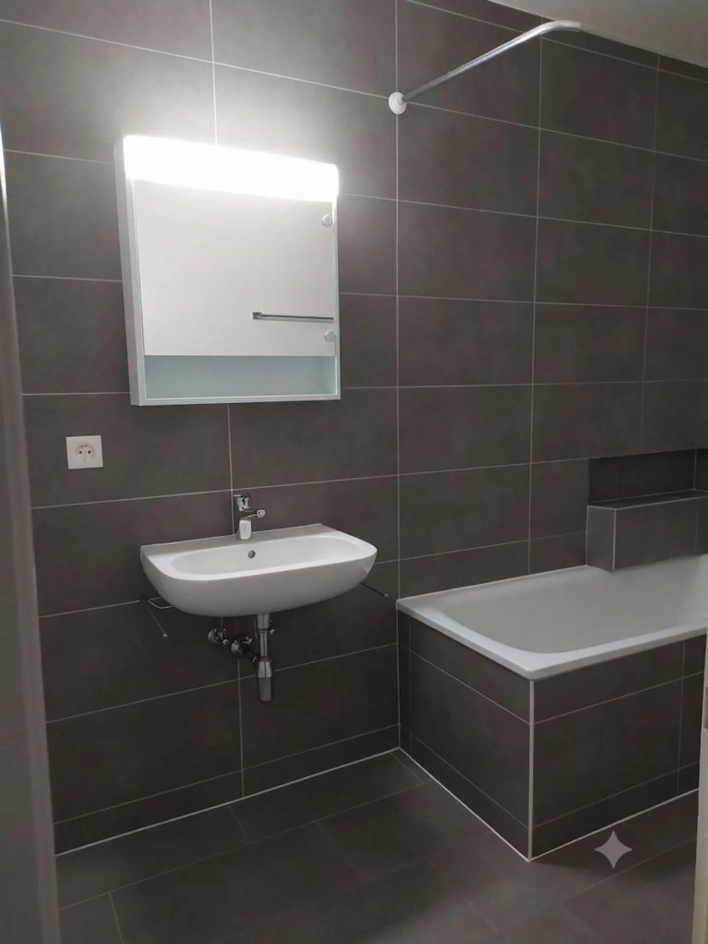 La tua nuova casa ti aspetta: bellissimo appartamento con 2 camere da letto in affitto! - Foto 3 di 5