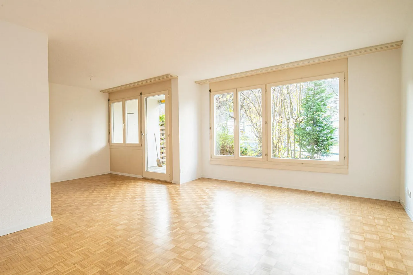 Charmante Wohnung in Feuerthalen - Foto 1 von 8