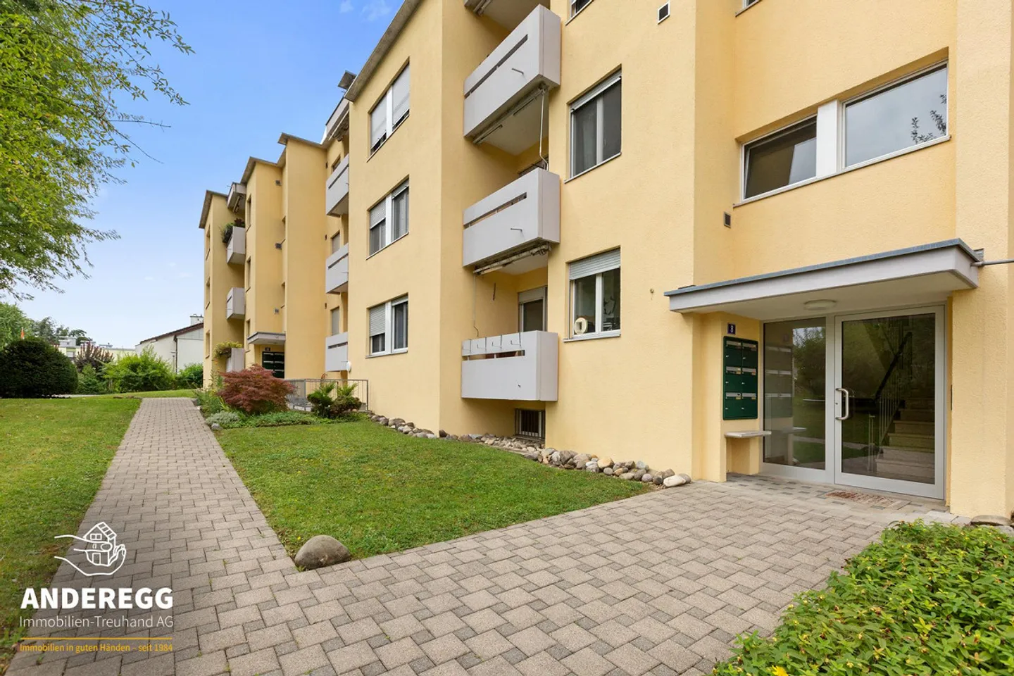 Condominio di 2,5 stanze con due balconi, posto auto e ... - Foto 8 di 9