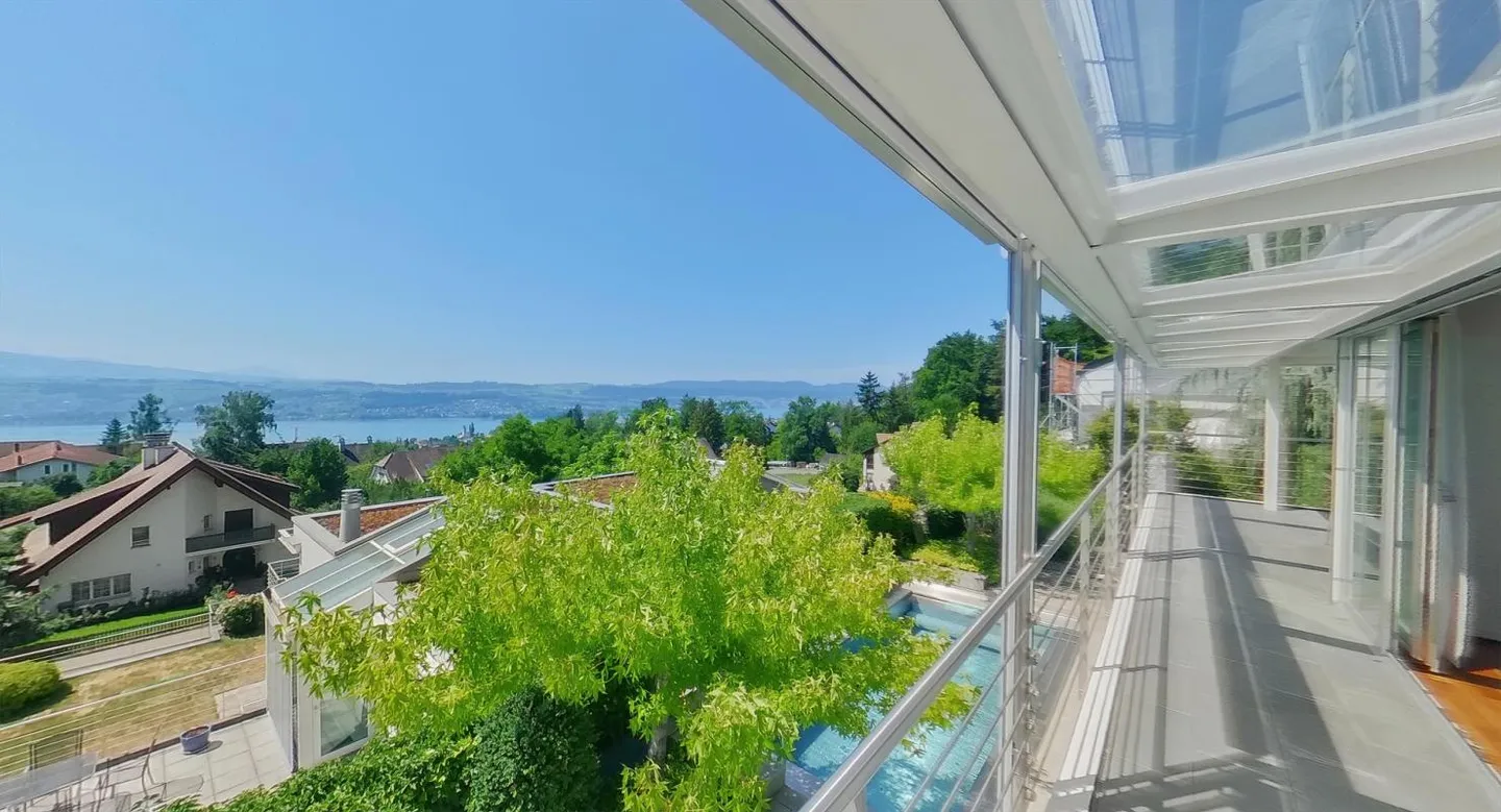 7 Room Detached House with Pool, Quiet Location, Stunning Lake and Mountain View - Photo 6 of 16