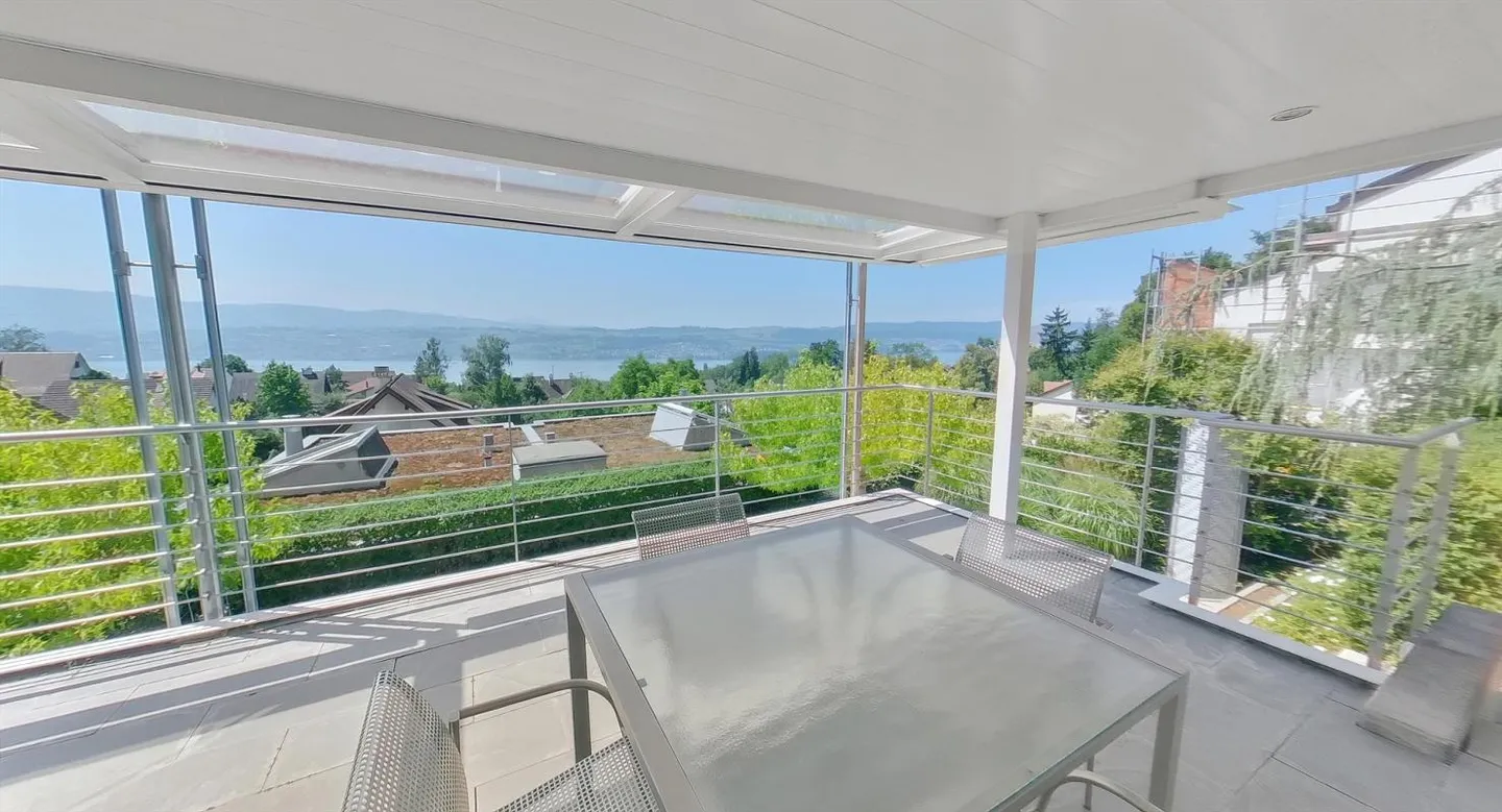 7 Room Detached House with Pool, Quiet Location, Stunning Lake and Mountain View - Photo 8 of 16