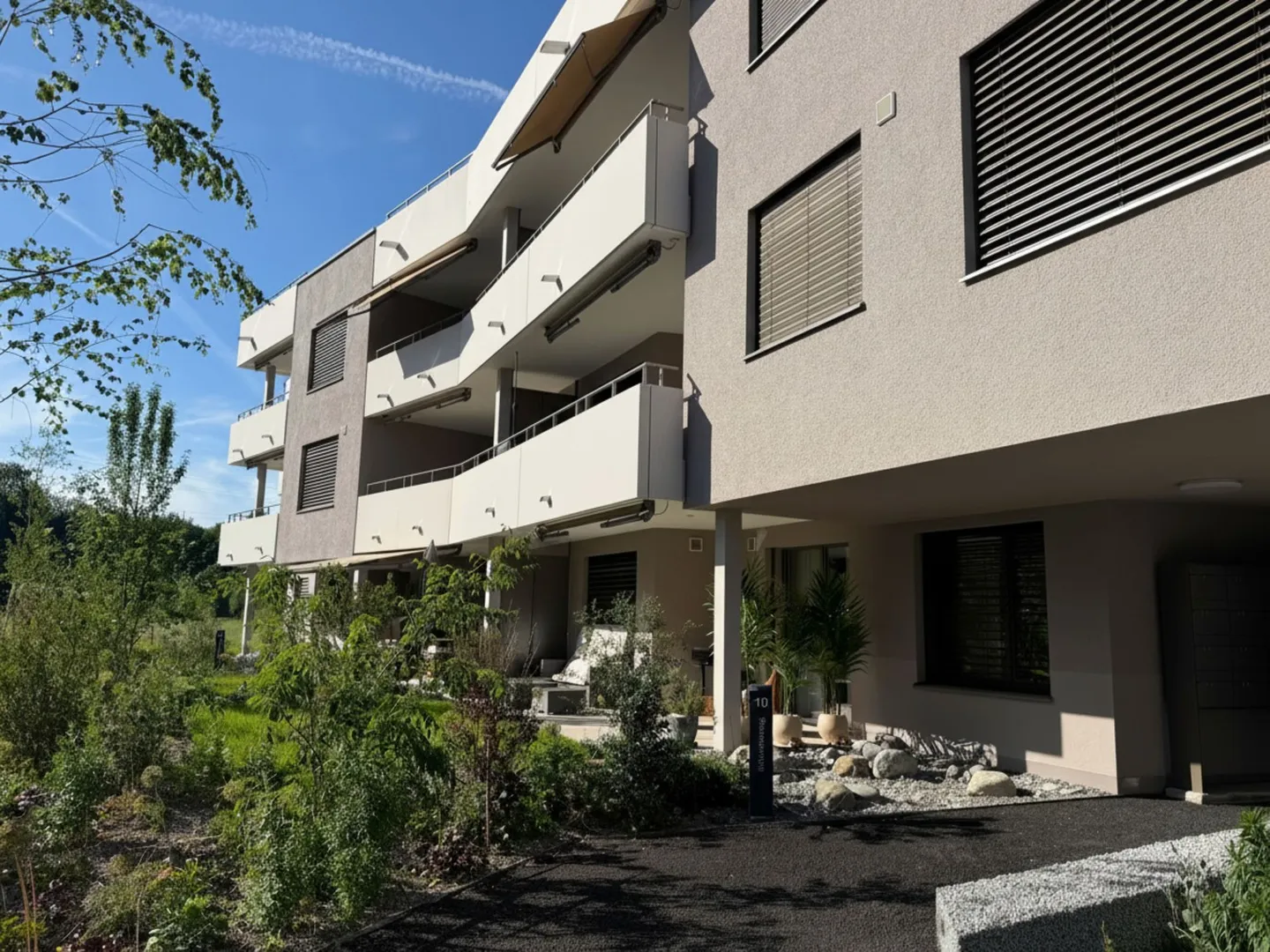 Appartement moderne de 4,5 pièces en rez-de-chaussée à Othmarsingen - Photo 2 sur 11