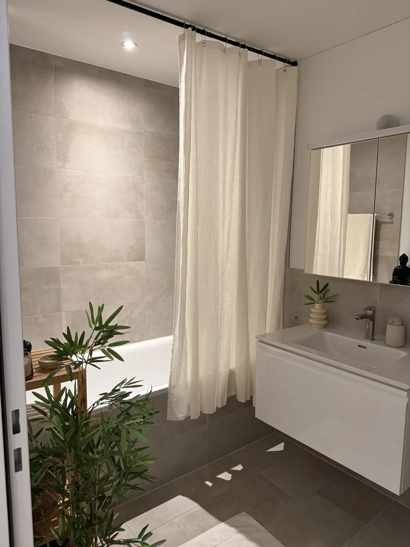 Appartement moderne de 4,5 pièces en rez-de-chaussée à Othmarsingen - Photo 4 sur 11