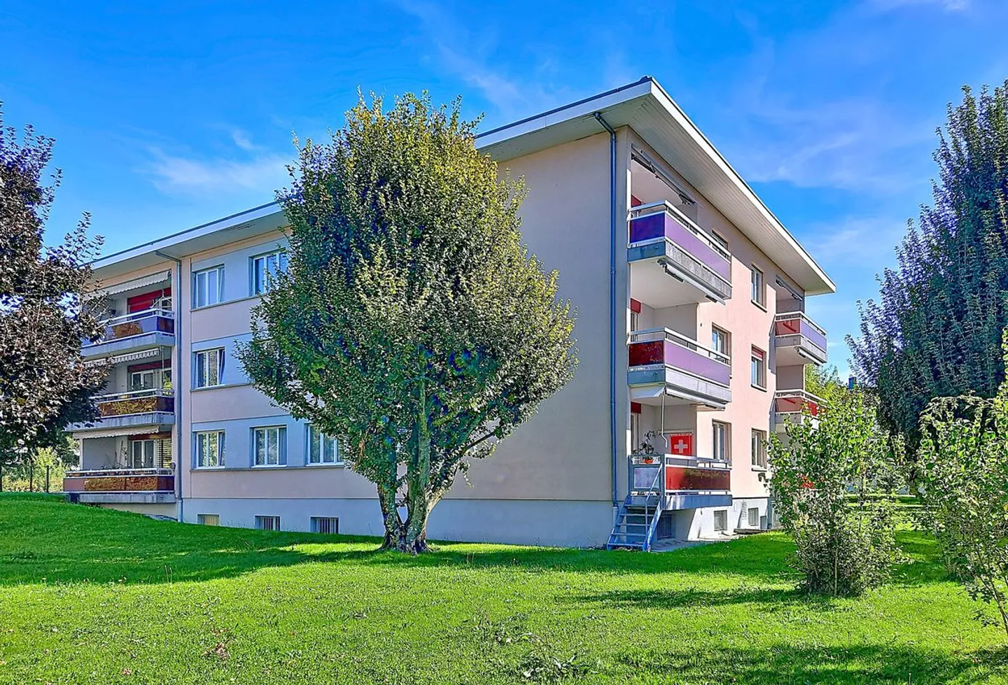 5 Rooms in Givisiez (FR) - Quiet, Bright and Comfortable - Photo 1 of 7