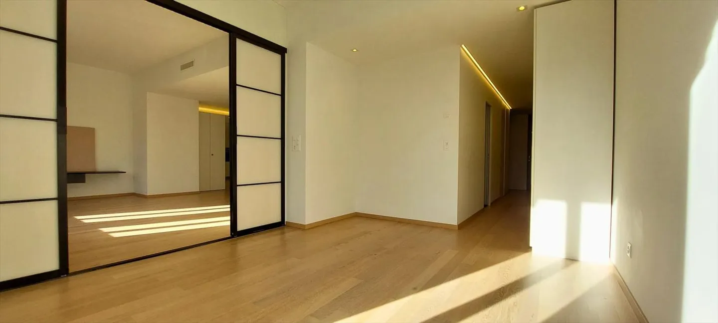 103m2 Loft on the 1st floor in a prestigious building. - Photo 5 of 13