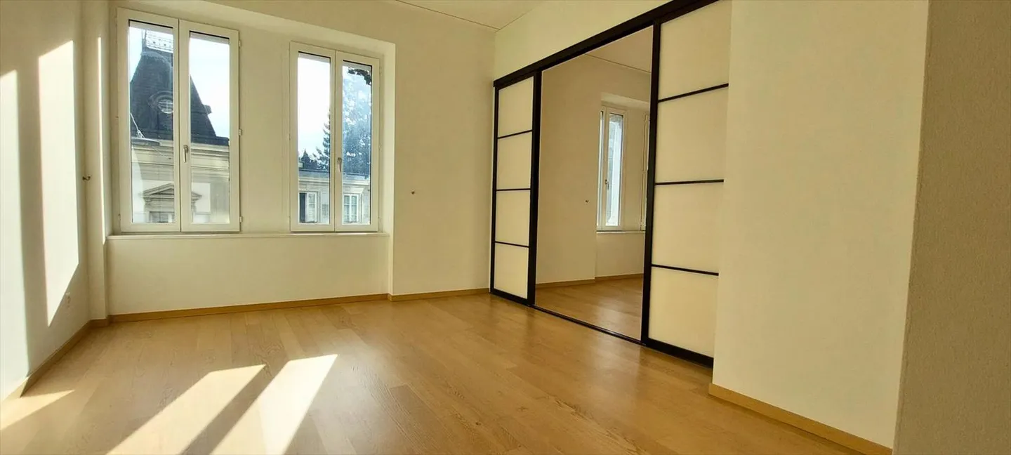 103m2 Loft on the 1st floor in a prestigious building. - Photo 6 of 13