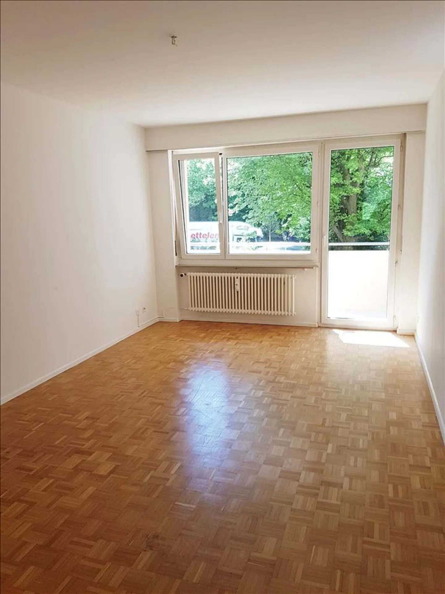 RENT WITHOUT DEPOSIT - Modern apartment near Spalentor - Photo 3 of 8