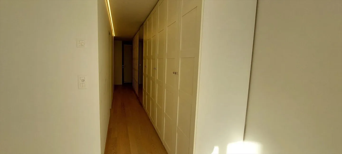 103m2 Loft on the 1st floor in a prestigious building. - Photo 8 of 13