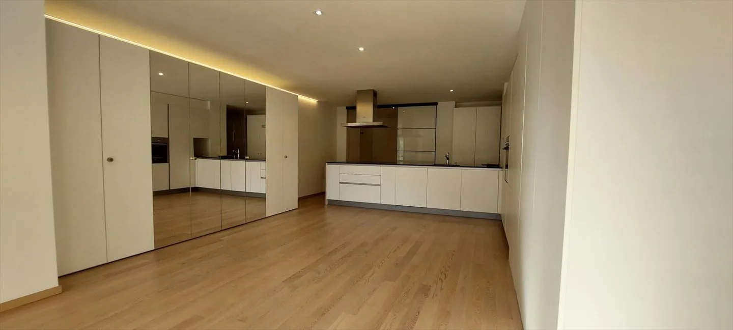 103m2 Loft on the 1st floor in a prestigious building. - Photo 11 of 13