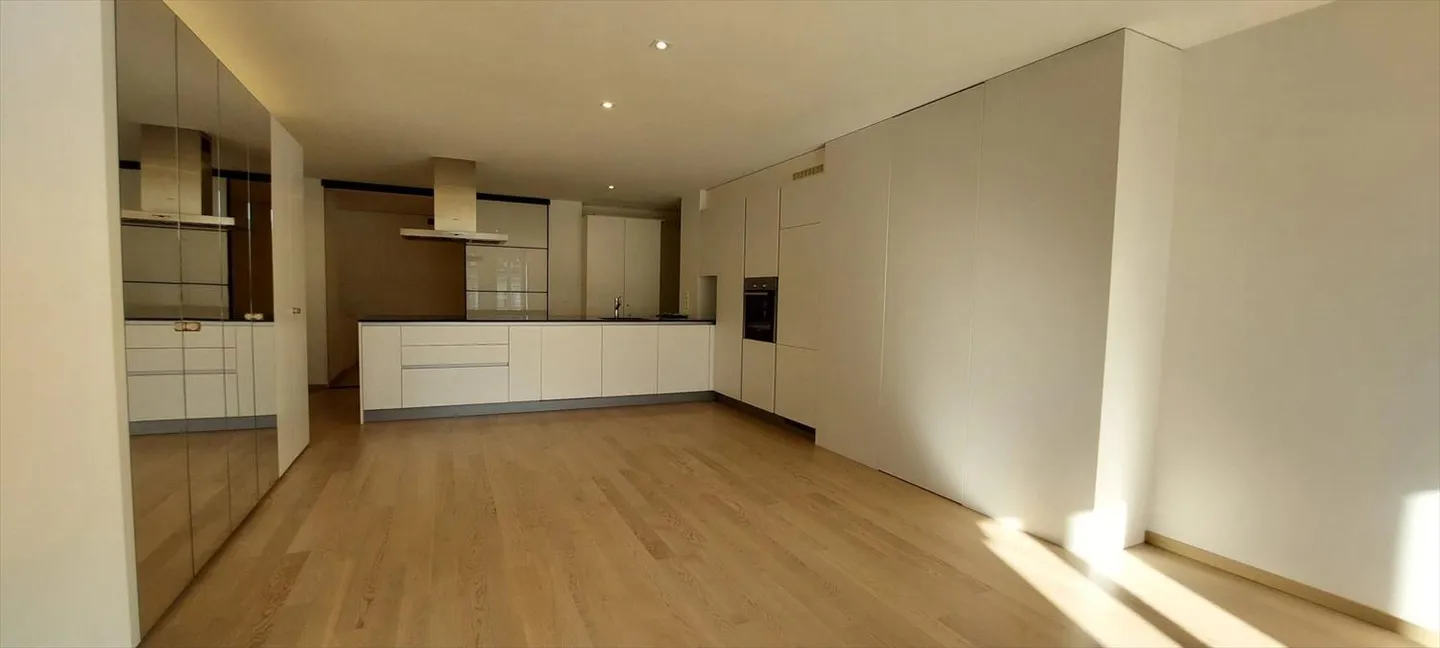 103m2 Loft on the 1st floor in a prestigious building. - Photo 12 of 13