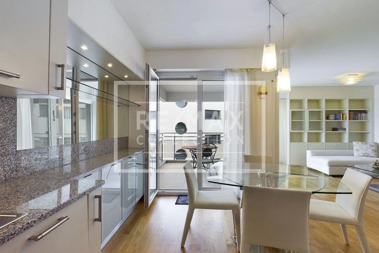 Elegante Ferienwohnung mit Blick auf die Stadt Lugano und ... - Foto 1 von 13