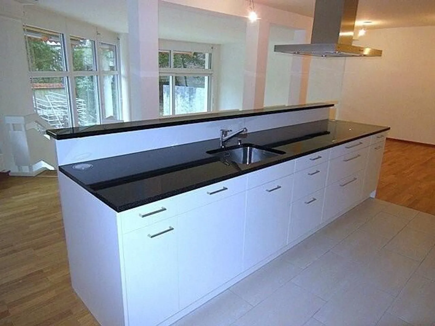 Modern apartment in a preferred location with garden seating area - Photo 3 of 12