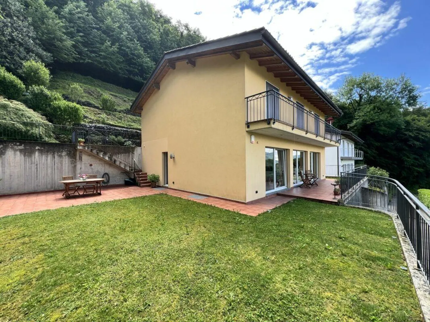 Casa Unifamiliare 4.5 locali con terreno - Foto 3 di 19
