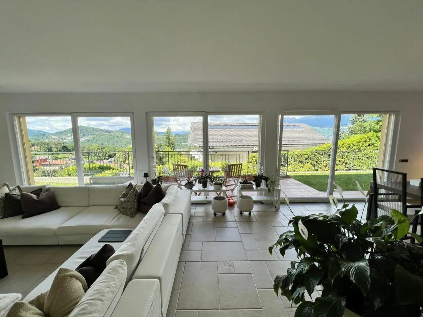 Casa Unifamiliare 4.5 locali con terreno - Foto 4 di 19